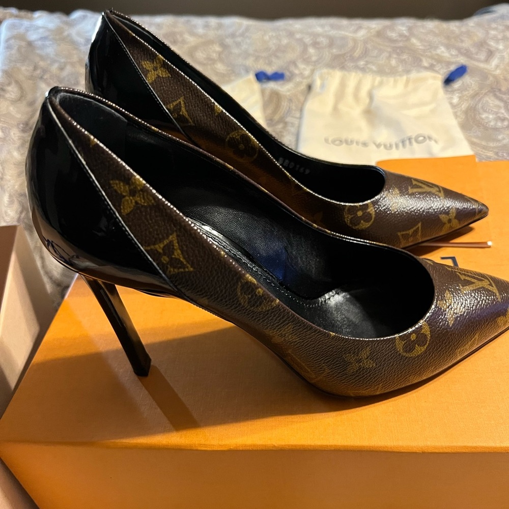Louis Vuitton pumps - Picture 3 of 6